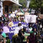 La 6a. avenida de la zona 1 es parte del recorrido tradicional de la marcha por el 8M. ,Archivo.