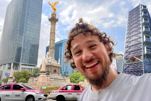 Luisito Comunica ,