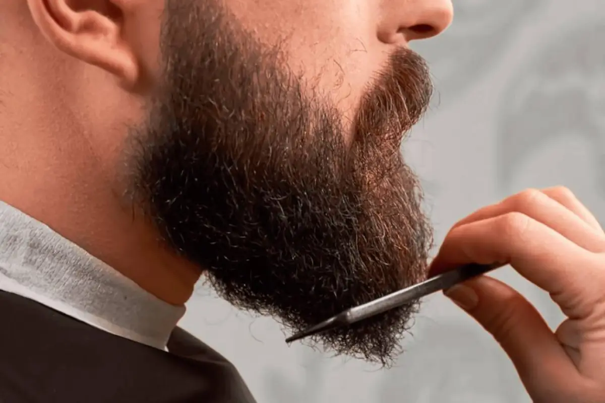 despiden-a-oficiales-porque-no-les-sale-barba.webp, 