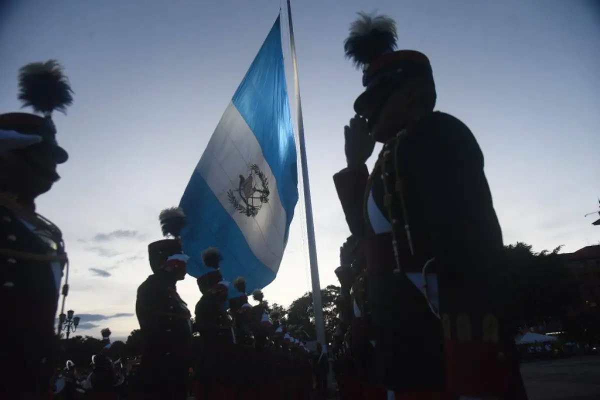 arriada-de-la-bandera-Emisoras-Unidas-1024x683-1-1.webp, 