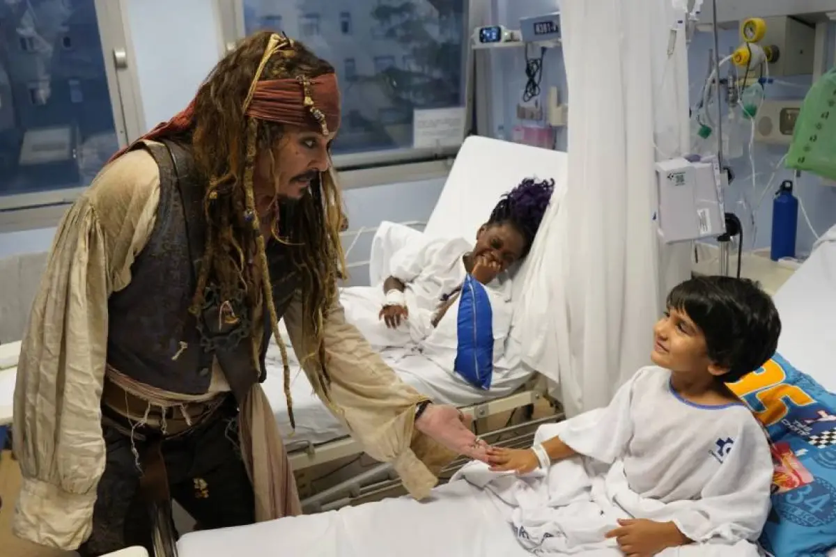 johnny-depp-revive-a-jack-sparrow-en-hospital.webp, 