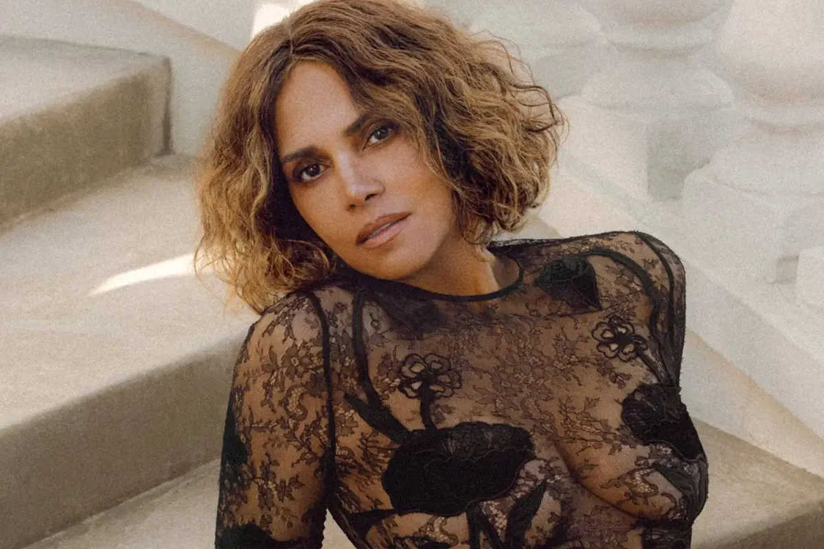 Halle Berry vestido transparente, 