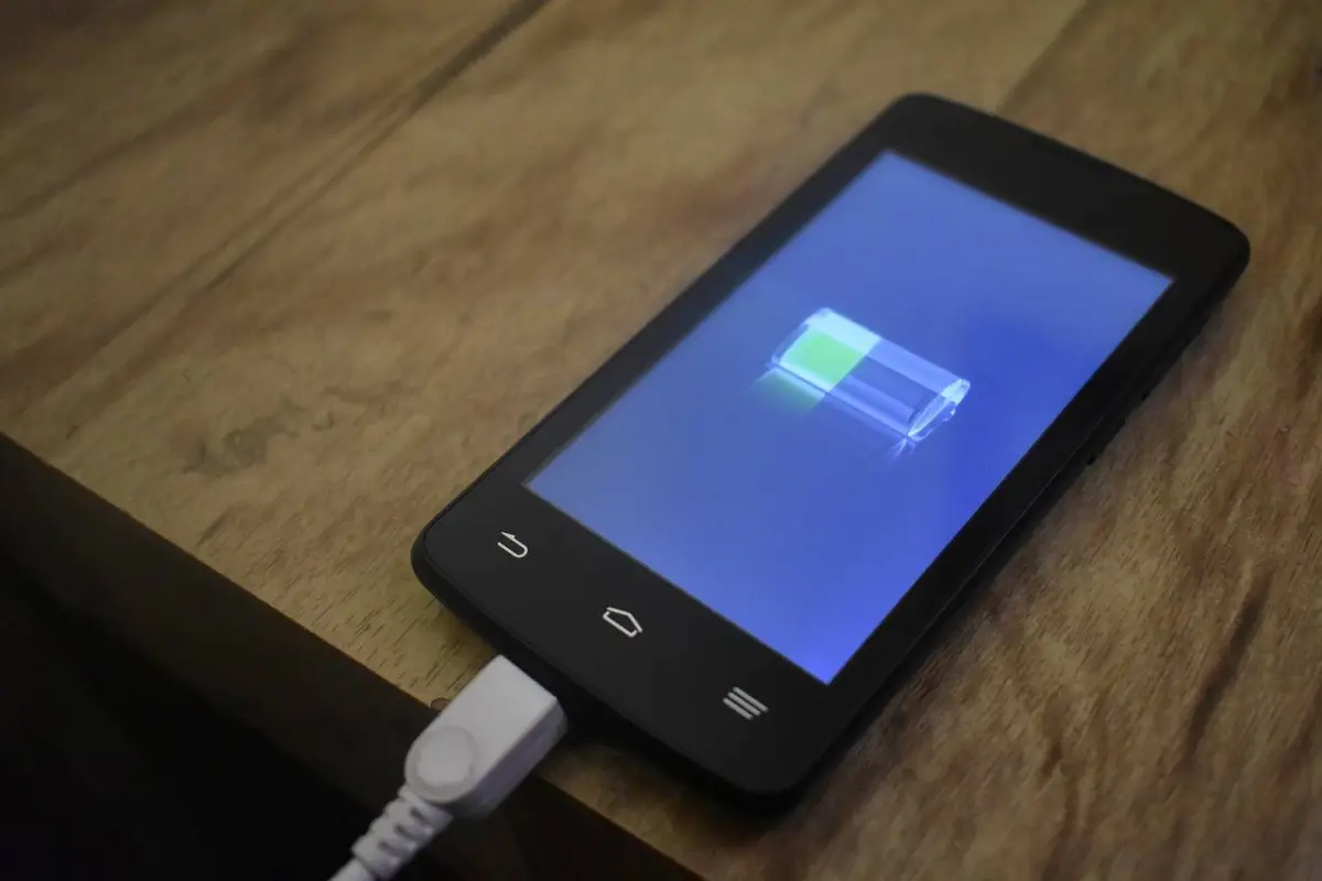 familia-muere-por-explosion-de-celular-cargando.webp, 