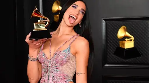 Dua Lipa ,
