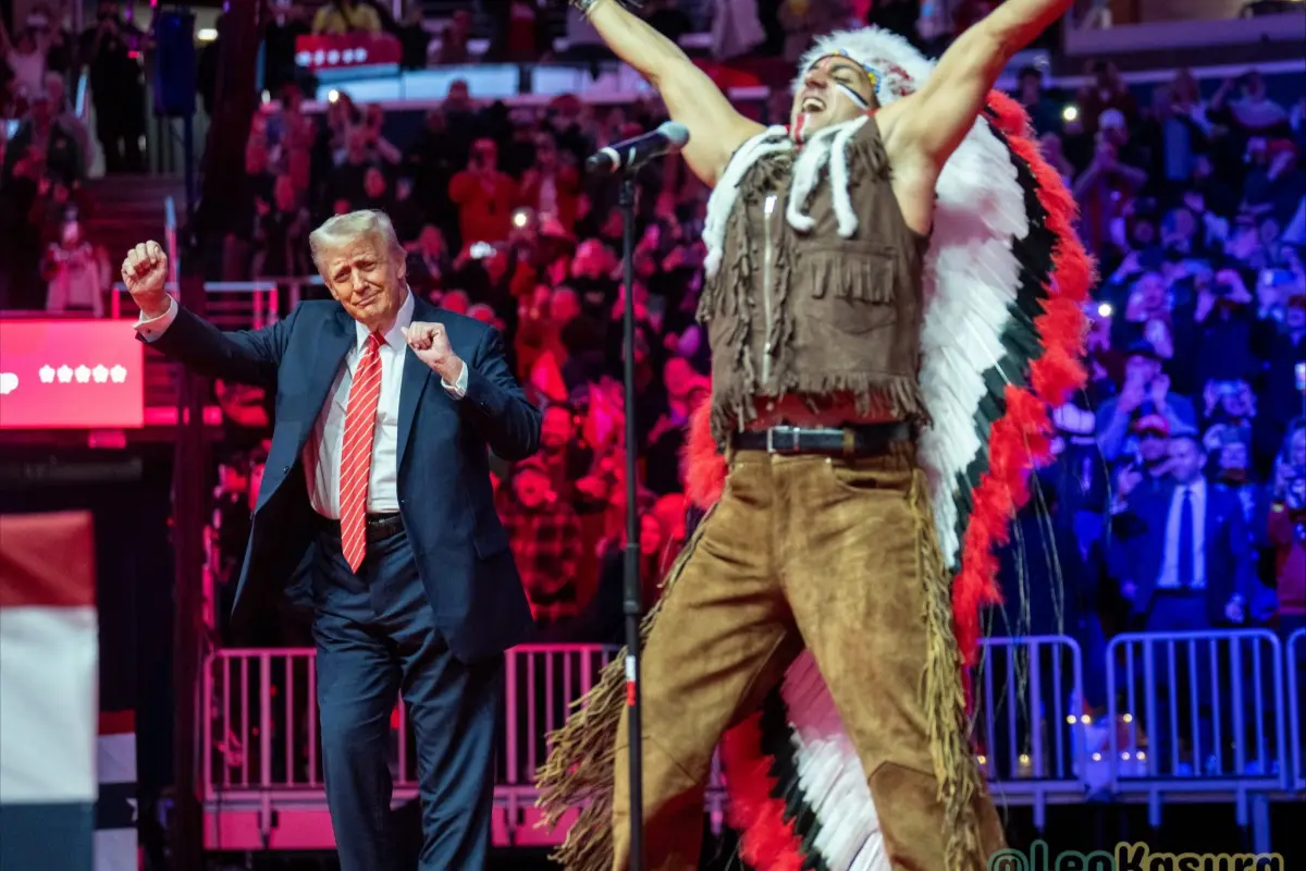 Trump baila el YMCA en el &quot;Capital One Arena&quot; en los actos de festejo., Redes sociales.