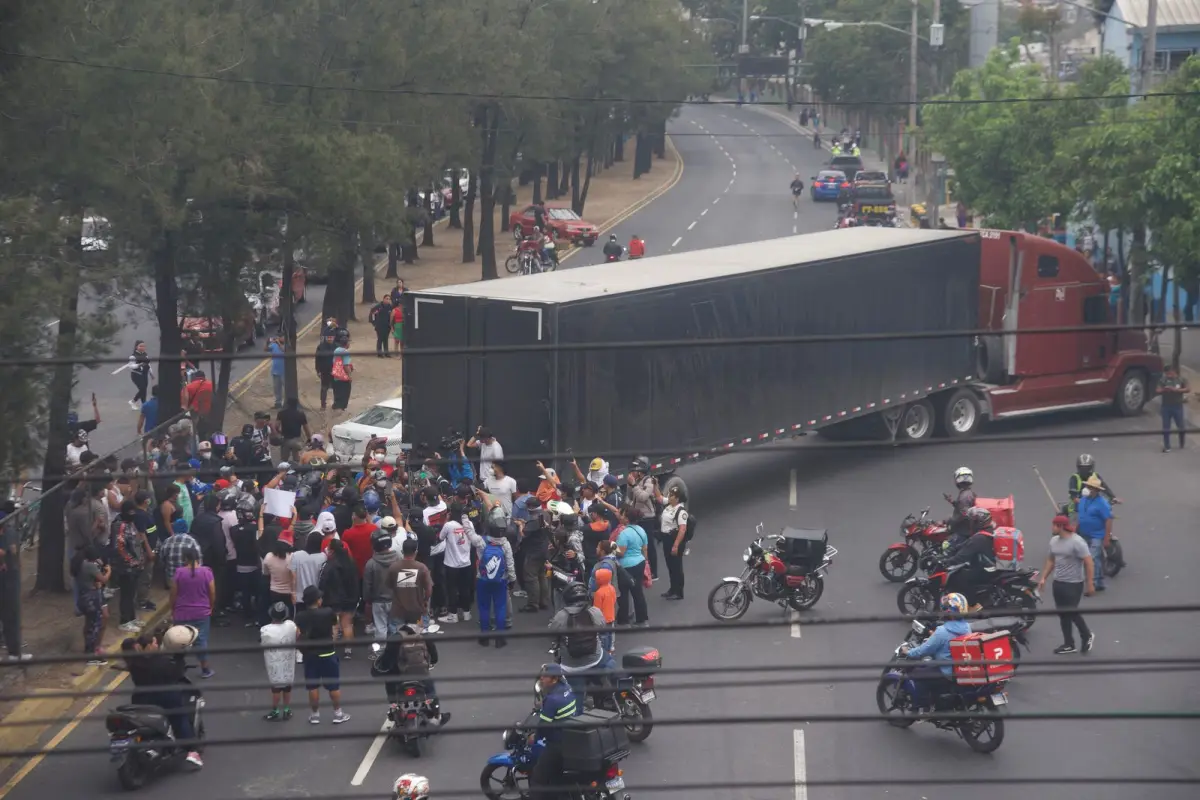 Durante dos días consecutivos se tuvo una serie de bloqueos en rechazo al seguro obligatorio.
