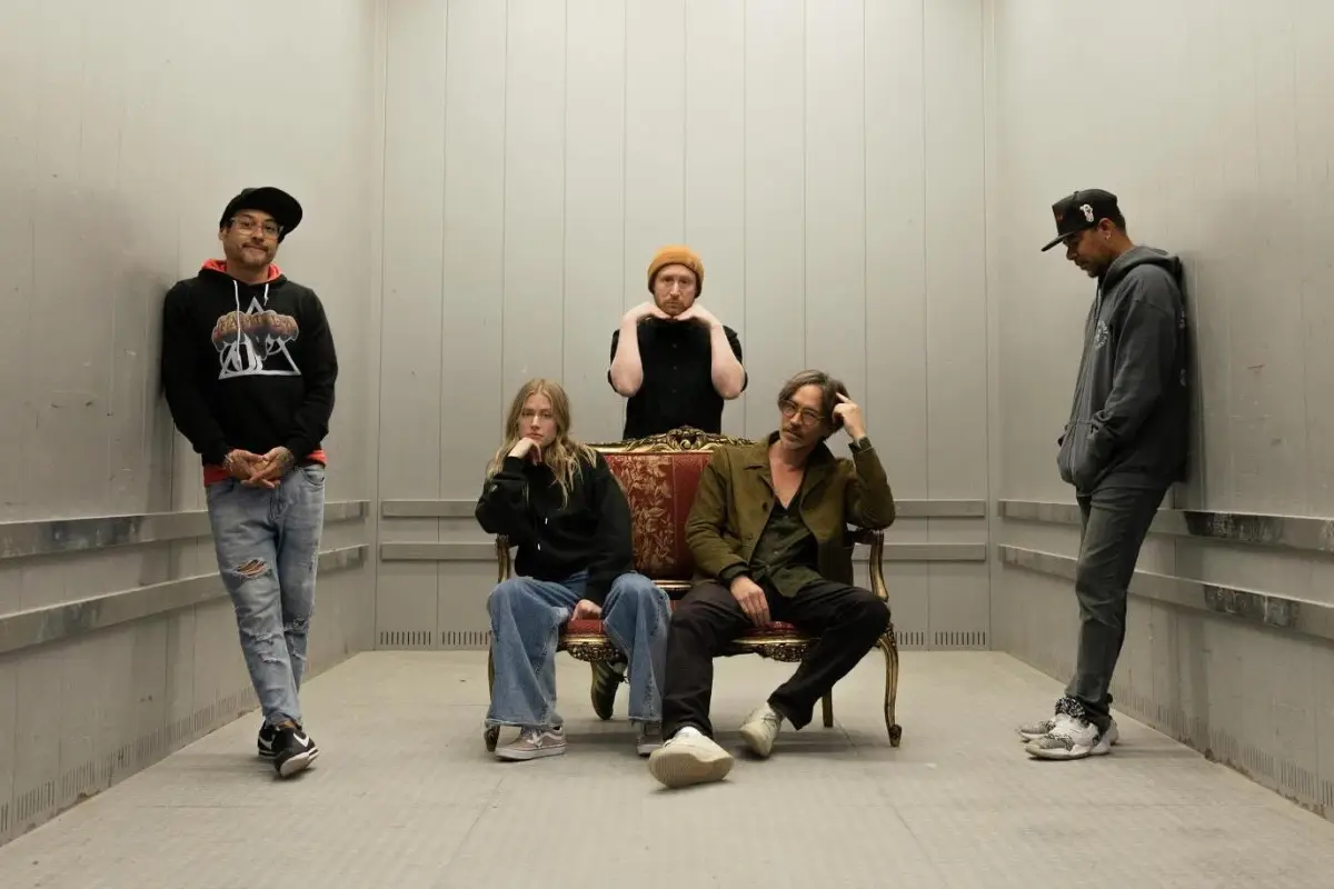 Incubus, Redes sociales