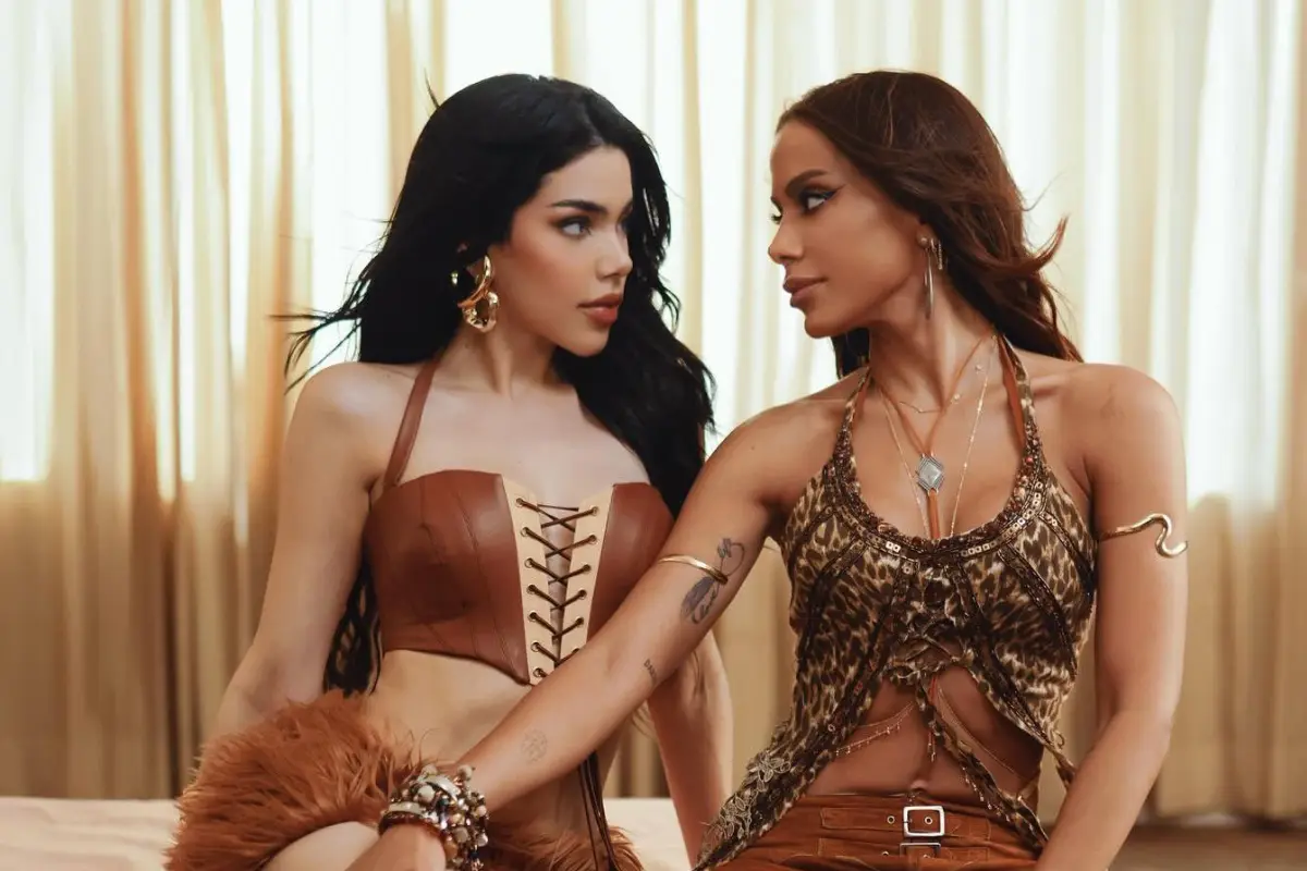 Kenia Os y Anitta, Redes sociales