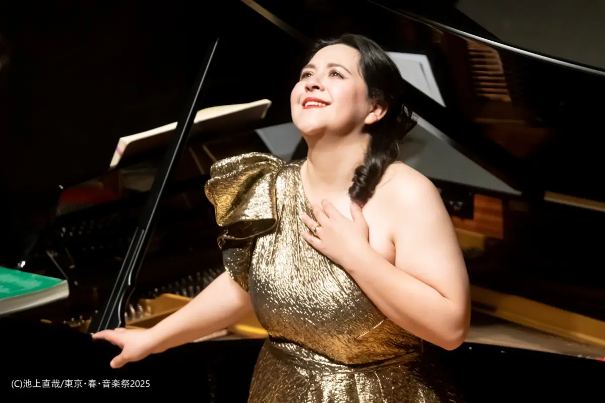Adriana González, Foto Spring Festival In Tokyo
