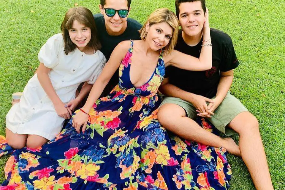 Itatí Cantoral, Instagram