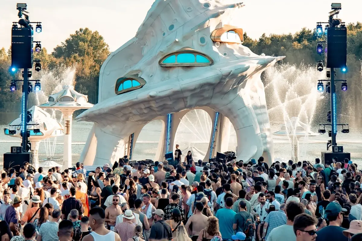 Tomorrowland, Redes sociales
