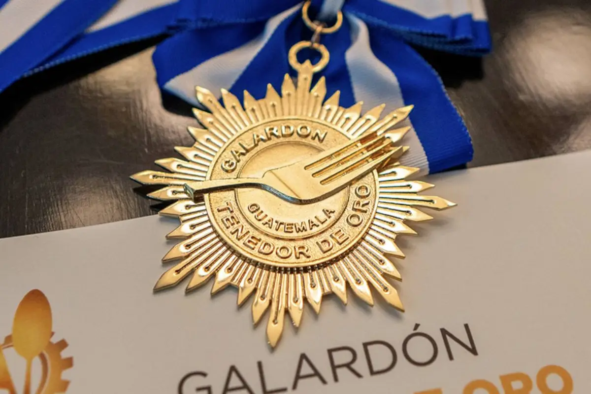 Tenedor de Oro, Tenedor de Oro