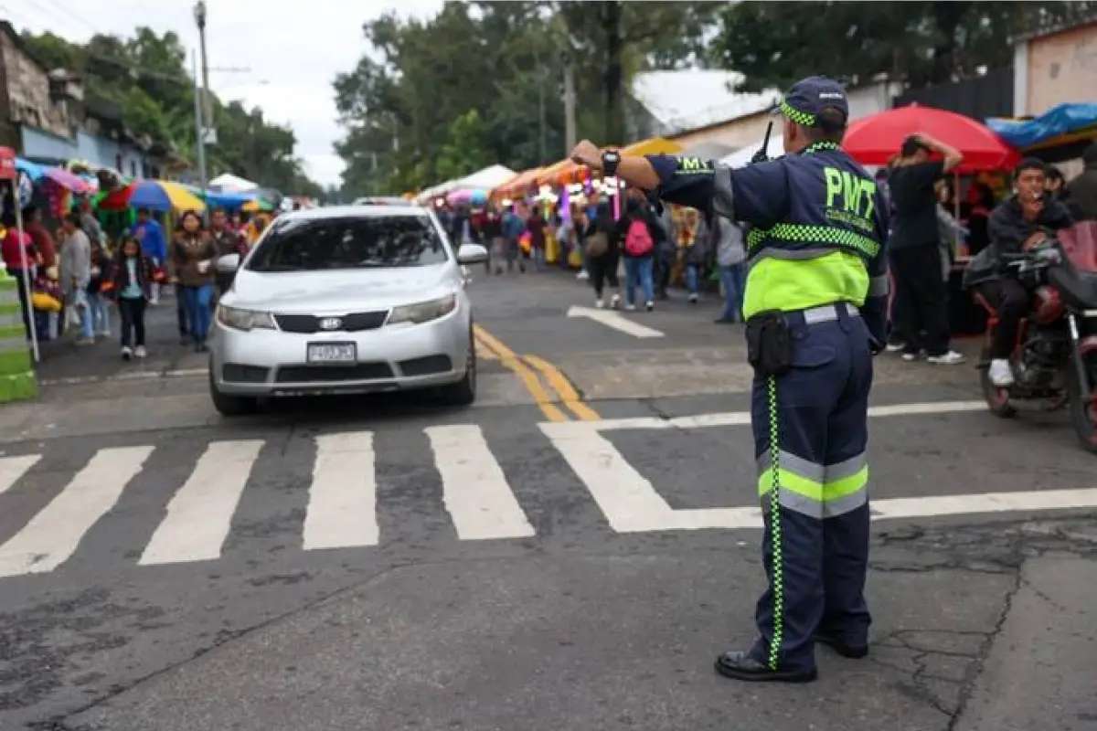 Aproximadamente 700 agentes de la PMT capitalina participarán en el operativo por el Día de los Santos., Municipalidad de Guatemala