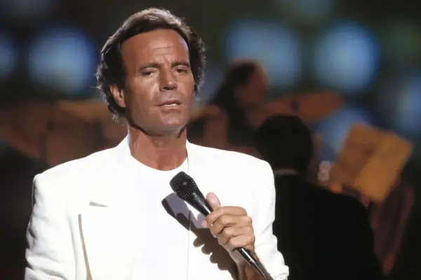 Julio Iglesias ,EFE