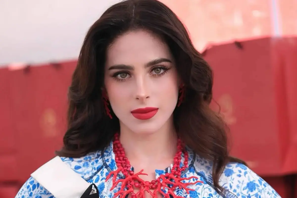 Fátima Bosch, Facebook