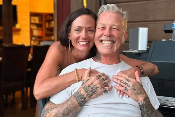 James Hetfield de Metallica ,Redes sociales