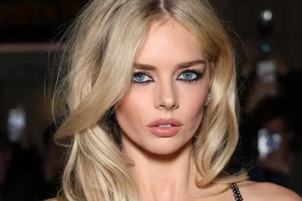 Samara Weaving ,Redes sociales