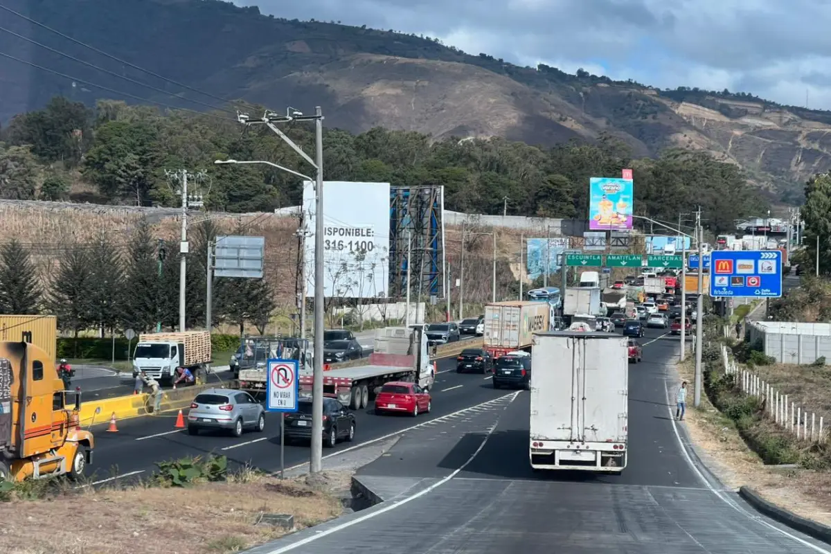 Tránsito en Villa Nueva con dirección sur., PMT de Villa Nueva.