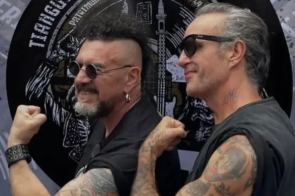 Tito Fuentes de Molotov ,Redes sociales