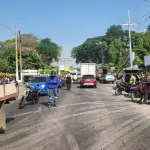 Congestionamiento generado por bloqueos de veteranos militares en Retalhuleu. ,Emisoras Unidas Departamentales