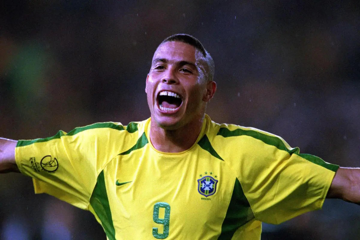 El icónico peinado de Ronaldo en el Mundial 2002., FIFA