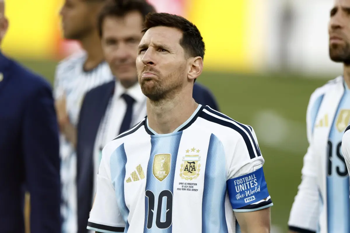 Lionel Messi cabizbajo tras la final del Mundial 2026 que perdió Argentina - EFE