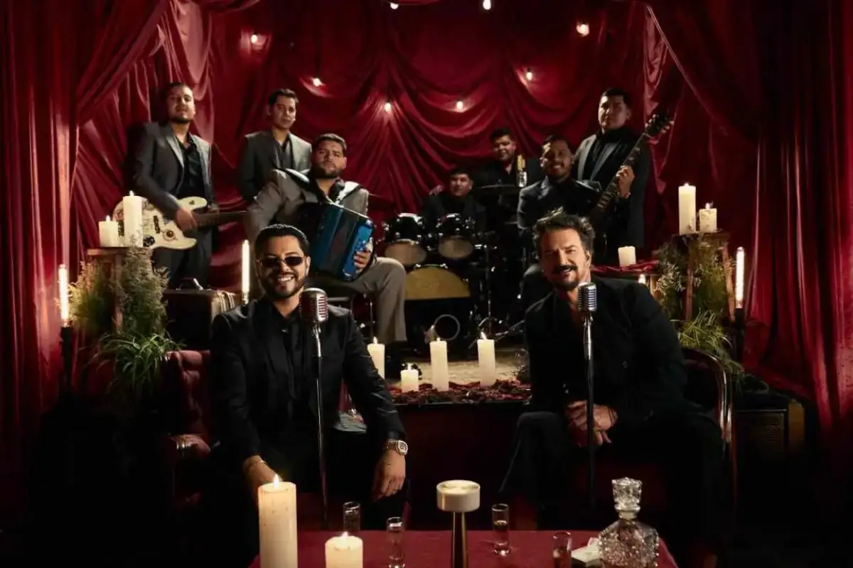 Ricardo Arjona Grupo Firme, i