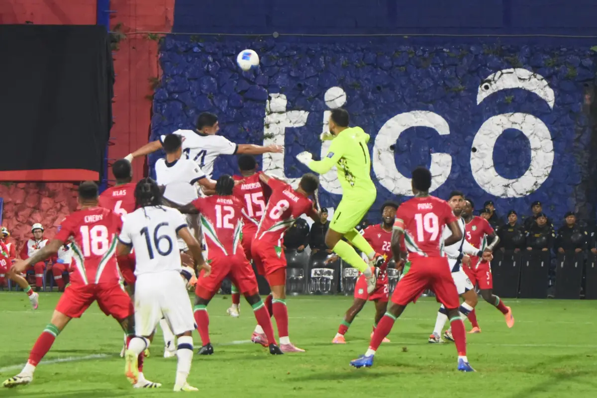 Historial entre las selecciones de Guatemala y Surinam 