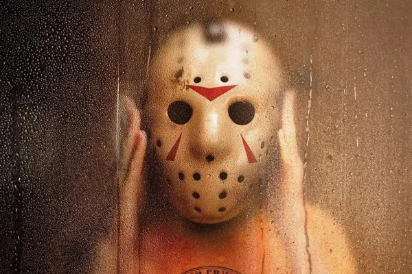 Crystal Lake ,Redes sociales